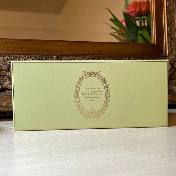 Laduree Pistachio Green Box Long - Picture 1 of 7